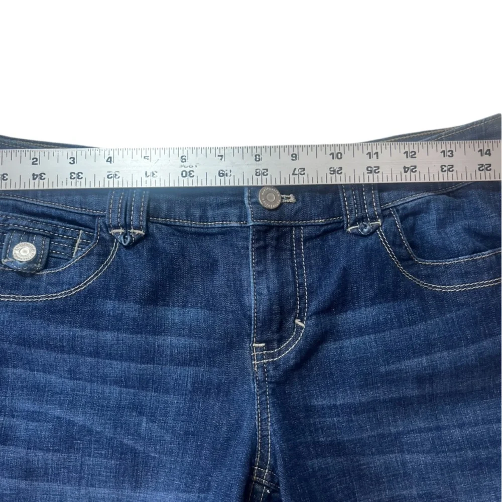 White House Black Market Cuffed Stretch Jean Shorts. - Picture 4 of 6